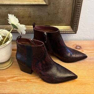 🆕 LINEA PAOLO Burgundy/Black Ankle Boots- Size 9.5